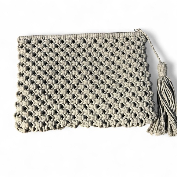 Handcrafted Gray Macrame Clutch​​ - Picture 2 of 4